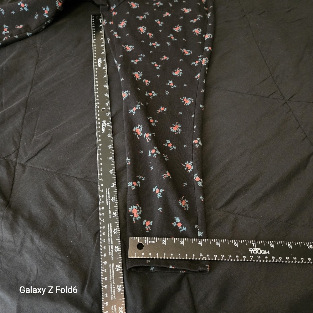 TORRID Black Floral Print Cotton Stretch Ankle Leggings Pants Size 1 - Picture 4 of 8